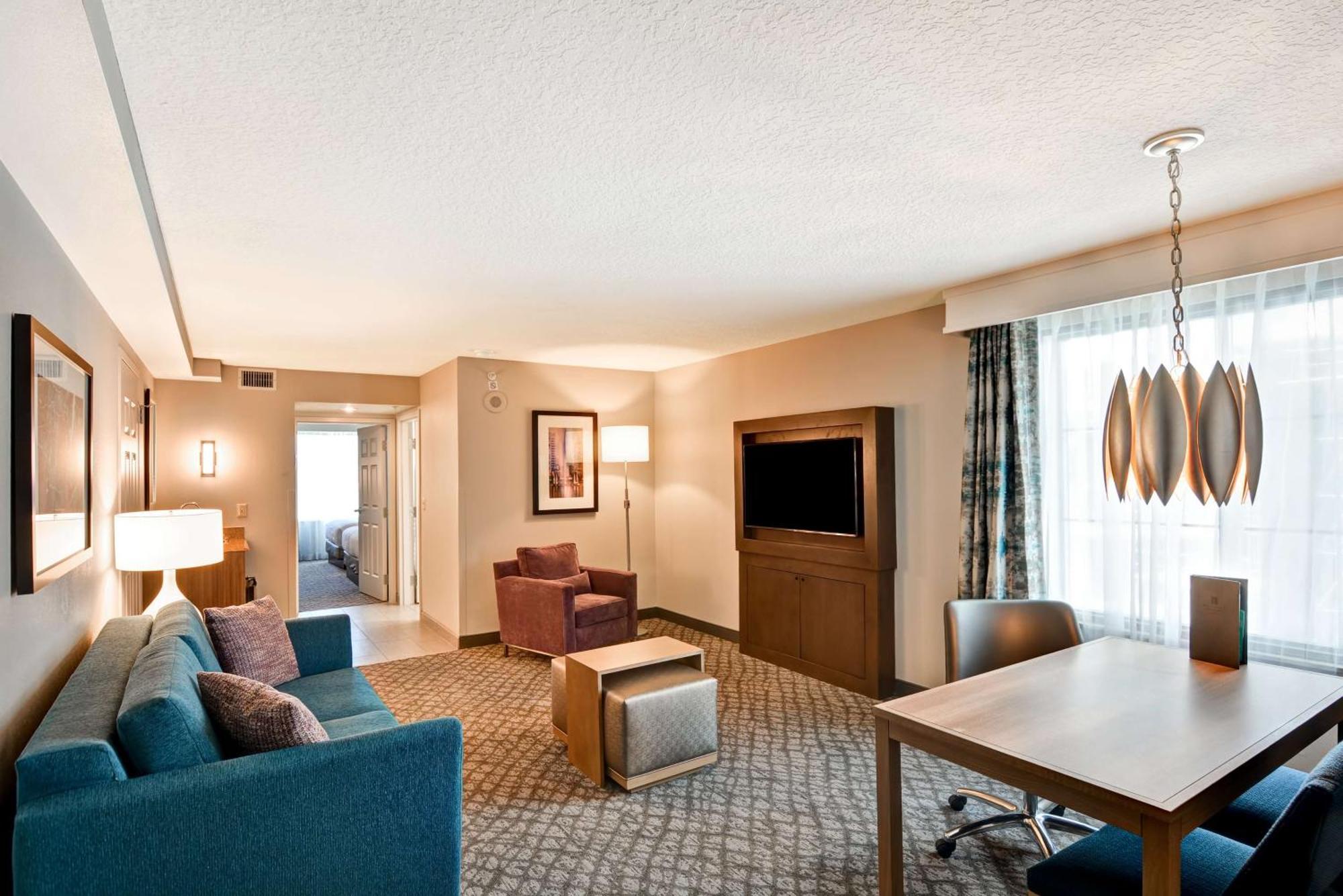 Executive Suite Disability Accessible or Non-Smoking,1551625336:JPEG