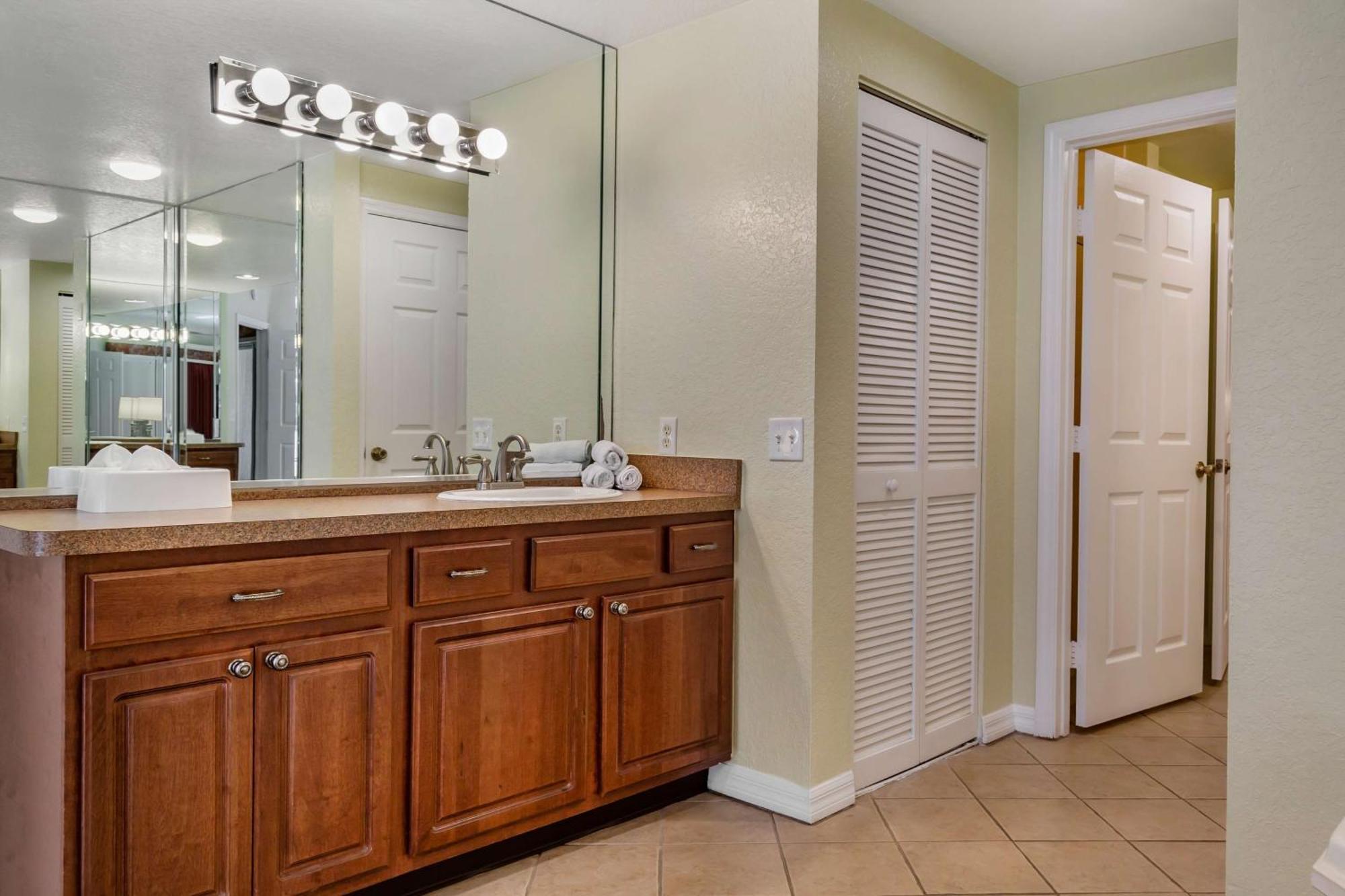 One-Bedroom Deluxe King Suite,1614787427:JPEG