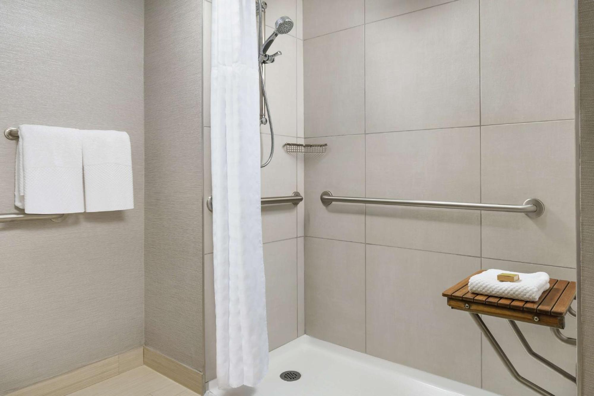 King Room Roll Shower Mobility Accessible,1552163890:JPEG