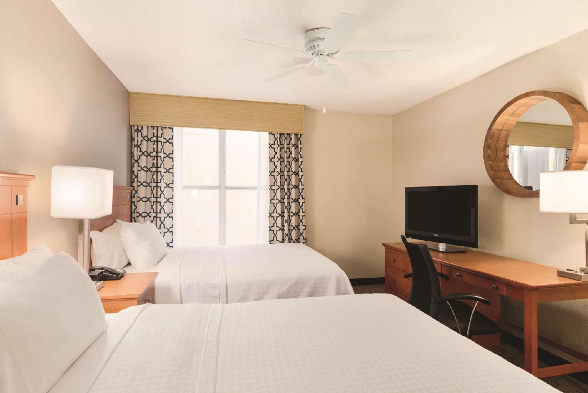 One-Bedroom Suite Two Double Beds Non-Smoking,1552295494:JPEG