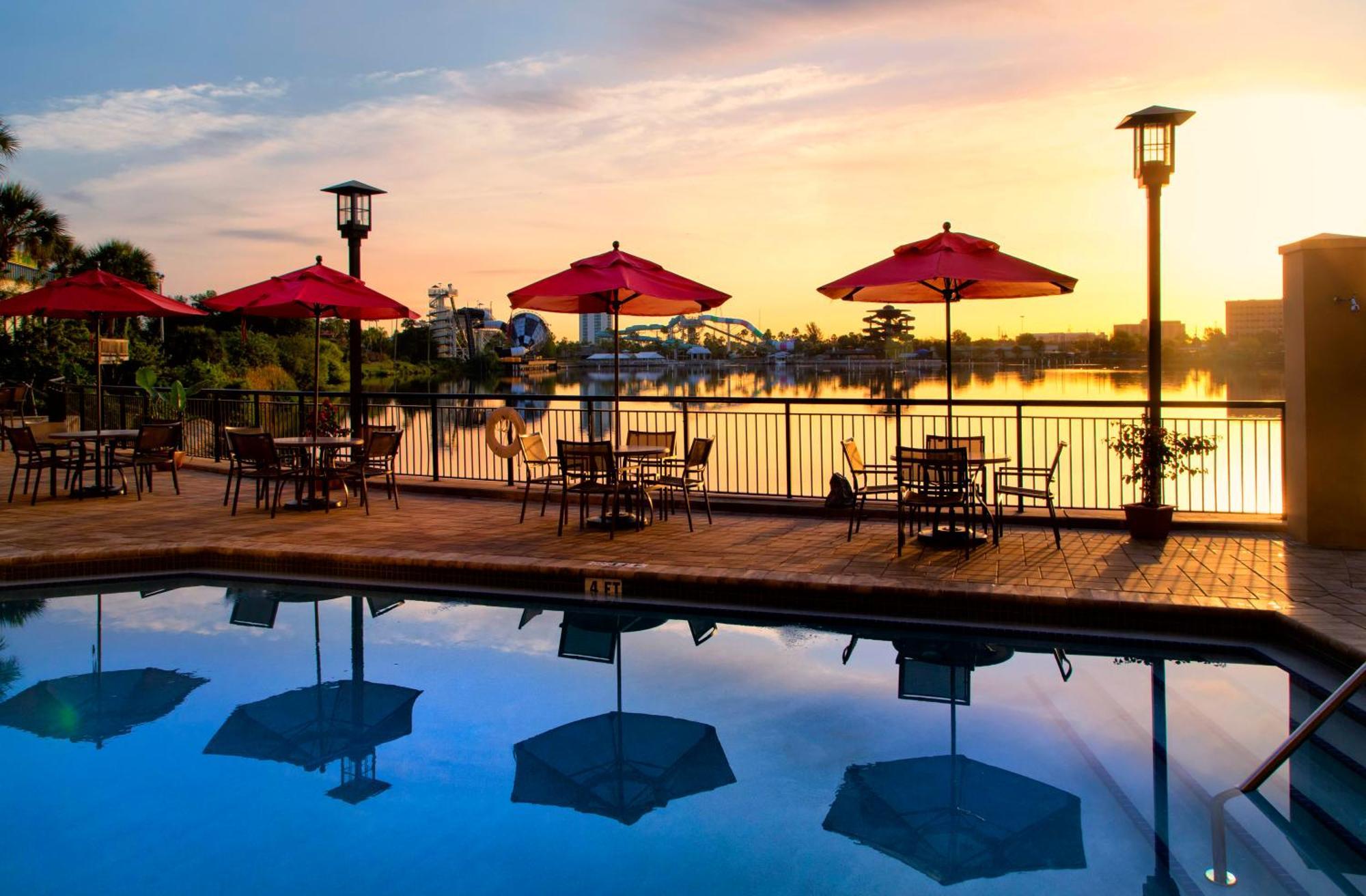 Luxury One Bedroom Suites 2 Queen Beds Lake View NO RESORT FEE,1604766375:JPEG