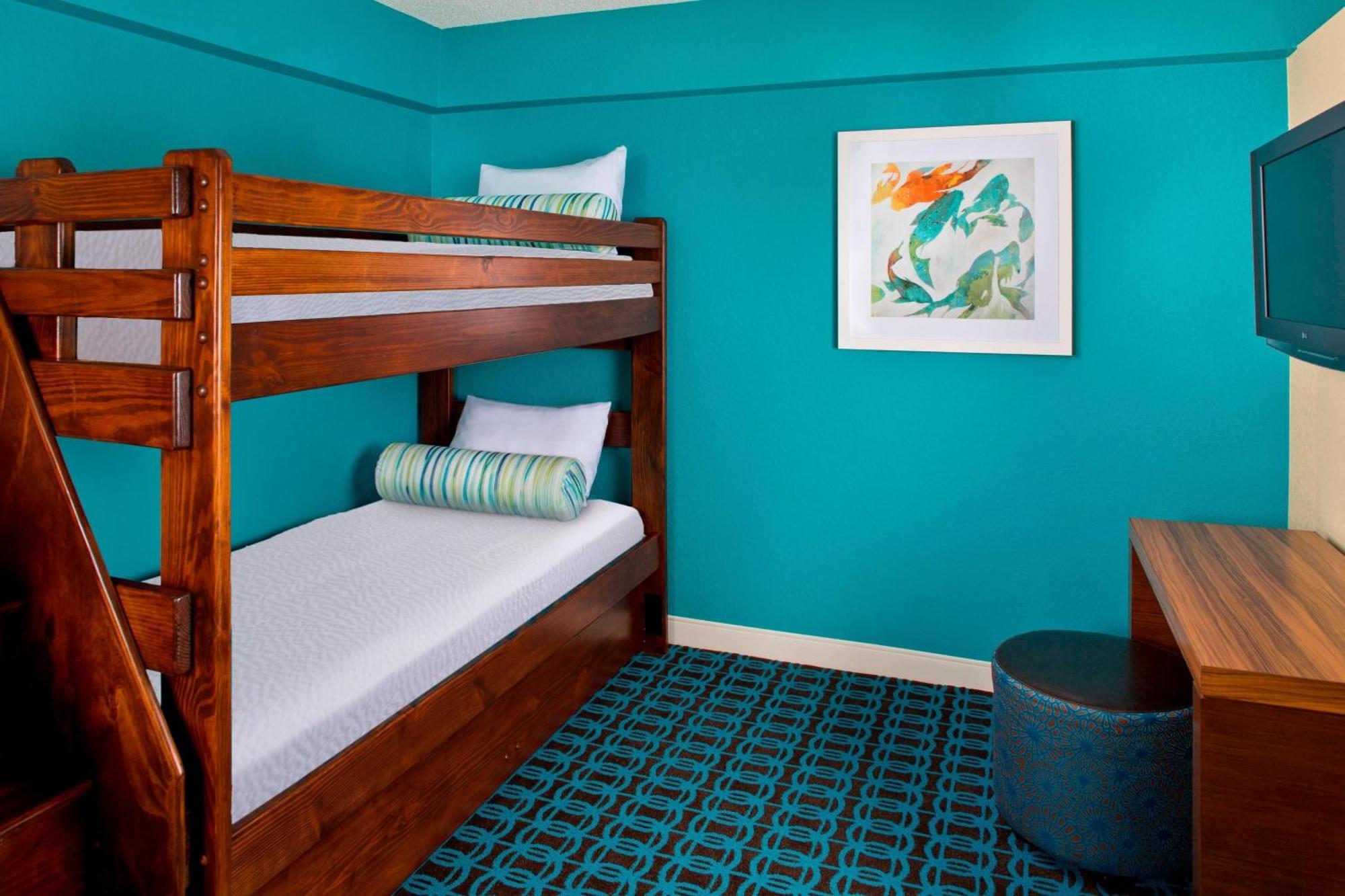 One-Bedroom Family Suite,1632216543:JPEG
