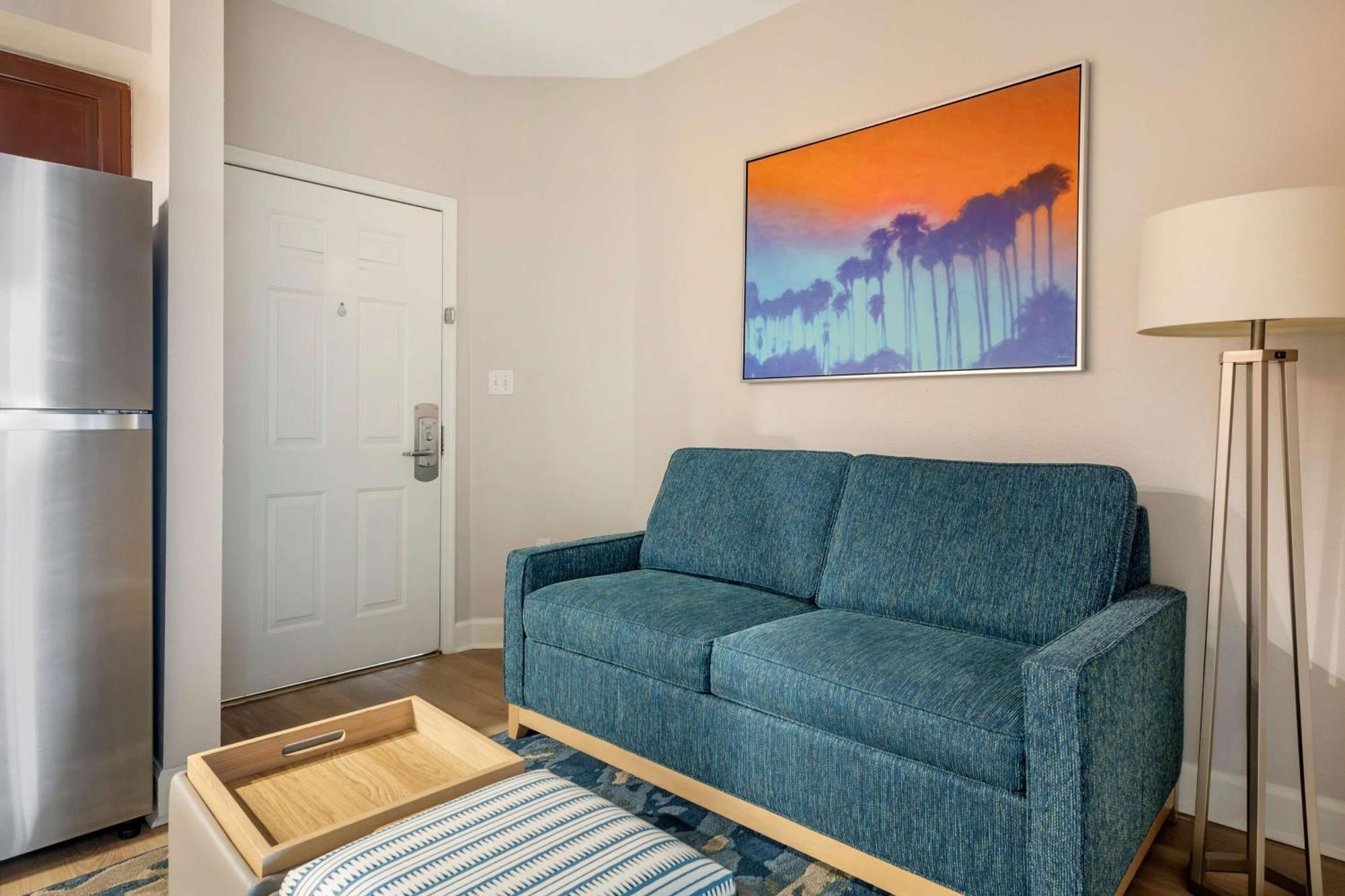 One-Bedroom King Suite Sofa Bed,1641724896:JPEG