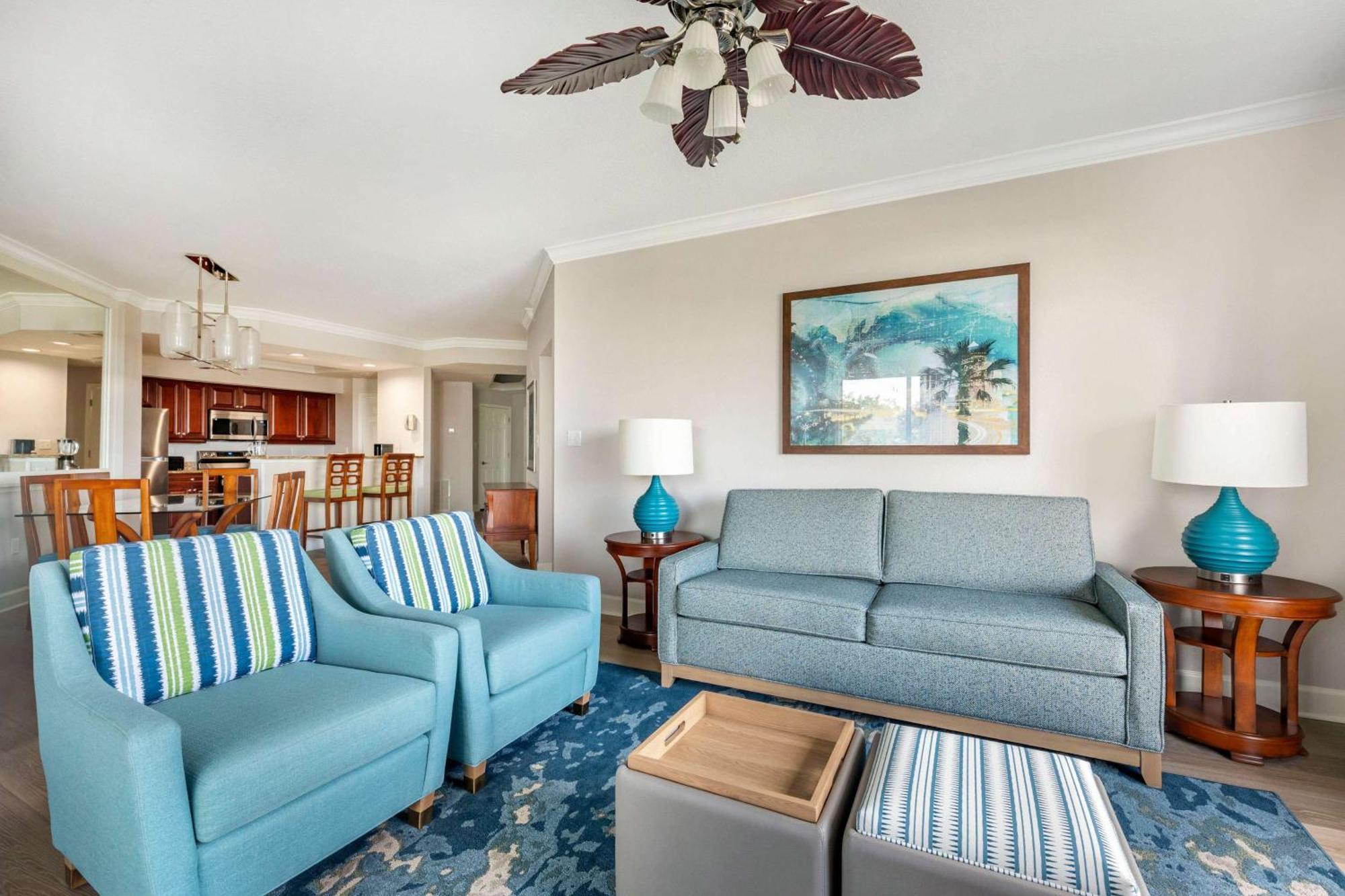 2 Bedroom 1 King 2 Twins Suite Sofabed,1641724893:JPEG