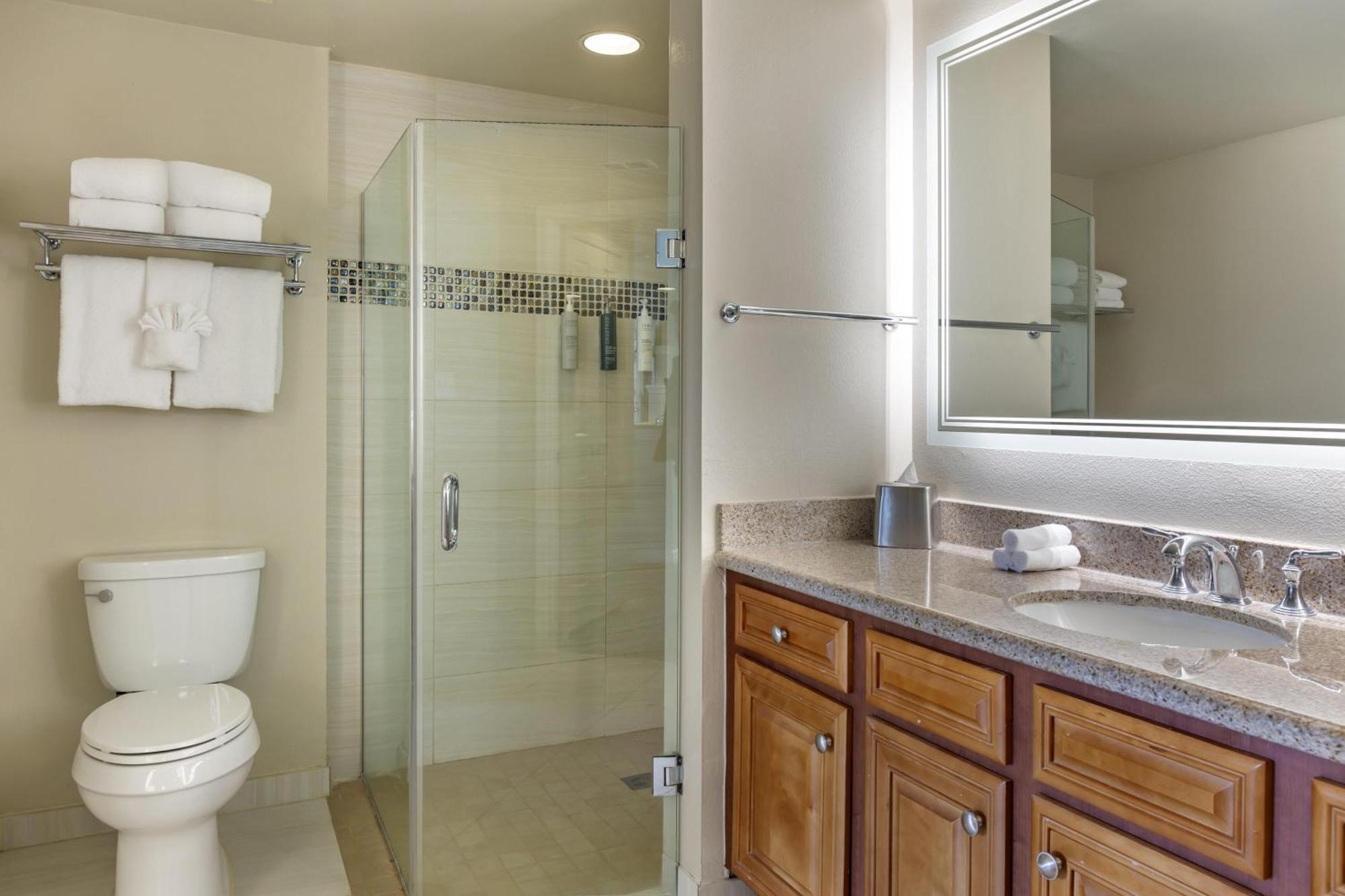 Two-Bedroom King Suite with Two Queen Beds and Sofa Bed,1758304838:JPEG