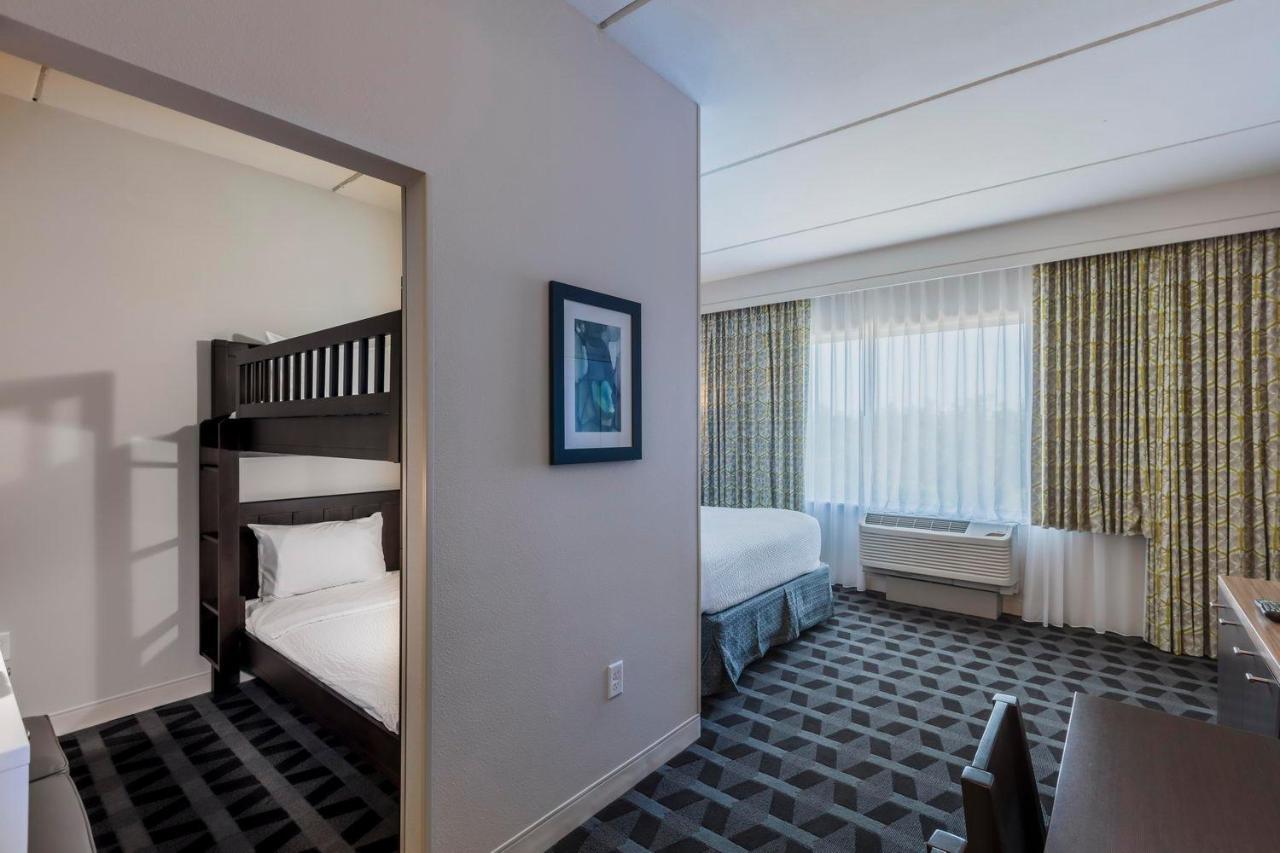 Family Suite 1 Bedroom Suite